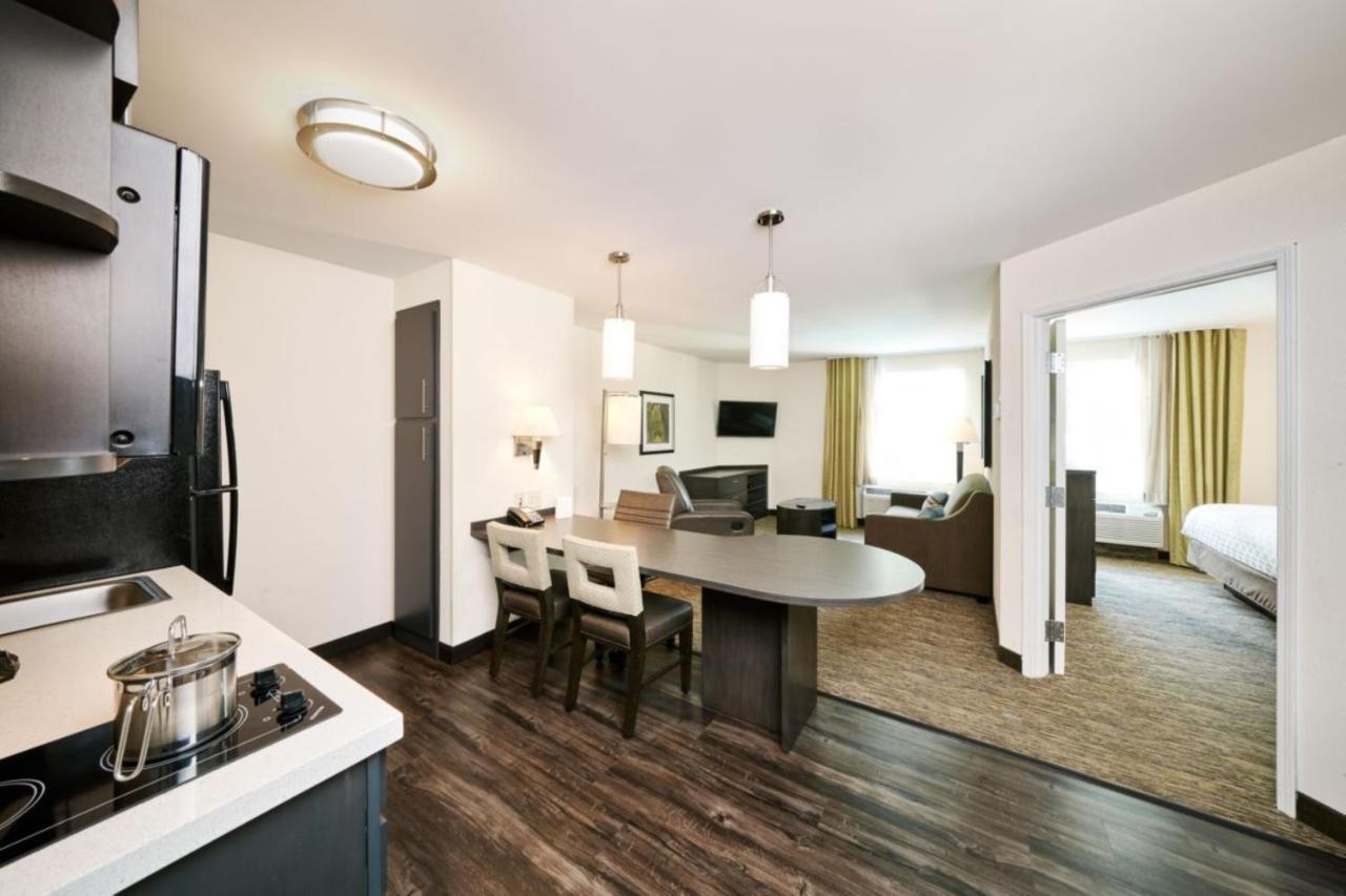 Candlewood Suites Pueblo By Ihg Εξωτερικό φωτογραφία